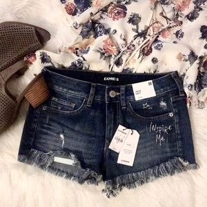 Express Lowrise Shortie Conversational Frayed Hem Shorts 00